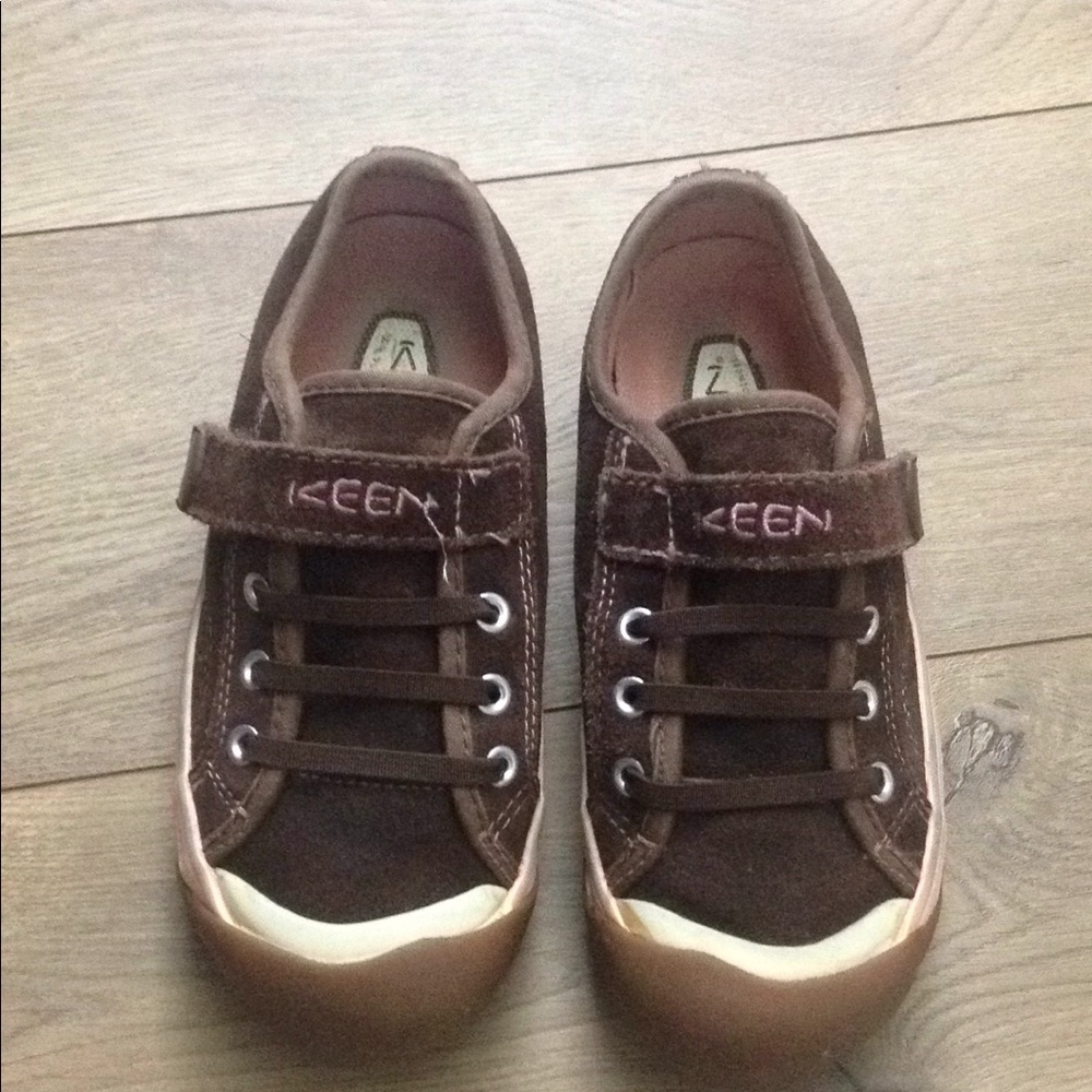 Keens sneakers